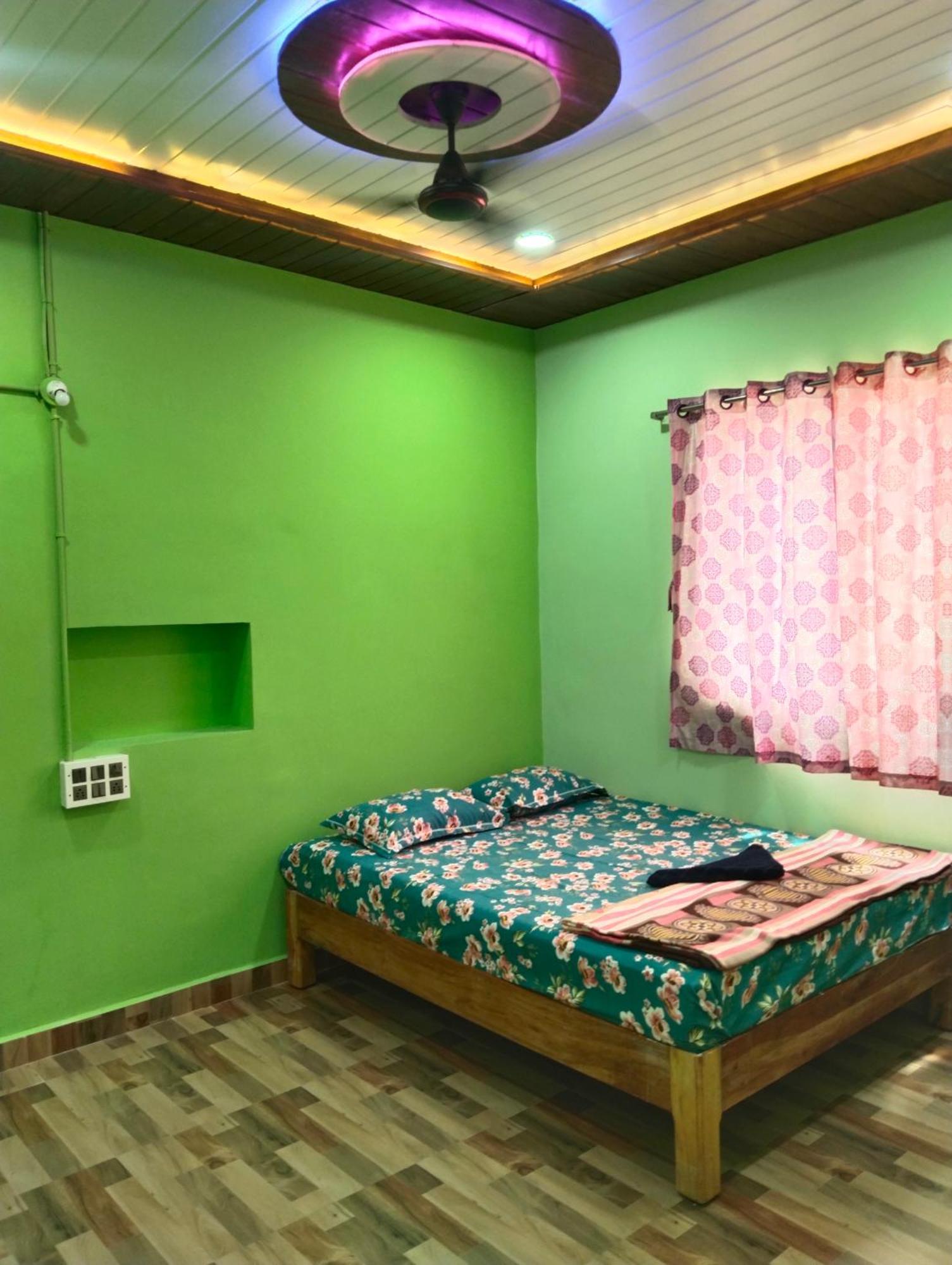 Funky Monkey Home Stay Hampi Exterior foto